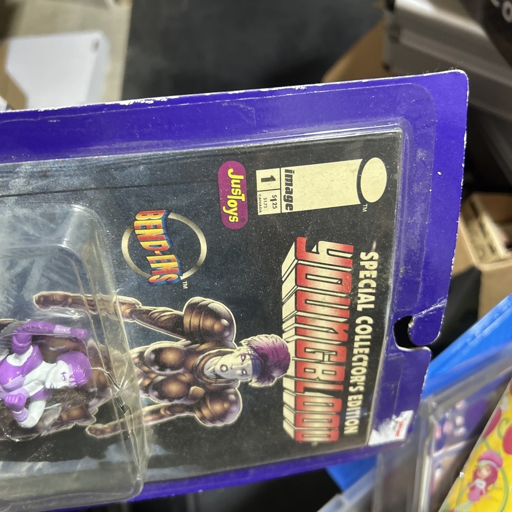 Youngblood Vogue Action Figure w/ Comic – JusToys 1995 – New Sealed Vintage - Picture 4 of 5